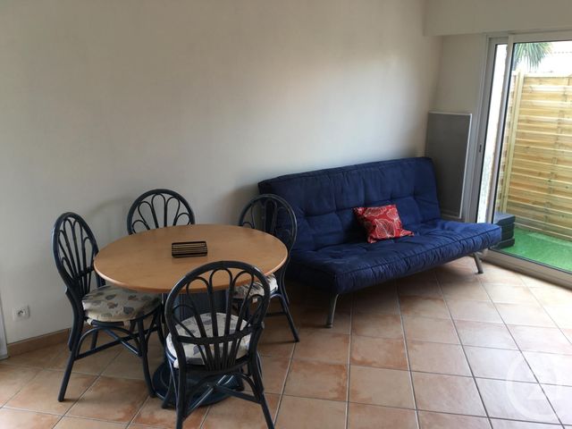 maison à louer - 2 pièces - 38.0 m2 - LA CHAIZE GIRAUD - 85 - PAYS-DE-LOIRE - Century 21 Bleu Marine