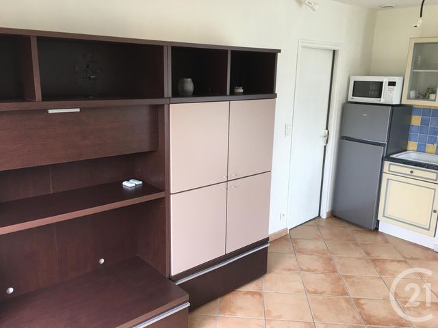 maison à louer - 2 pièces - 38.0 m2 - LA CHAIZE GIRAUD - 85 - PAYS-DE-LOIRE - Century 21 Bleu Marine