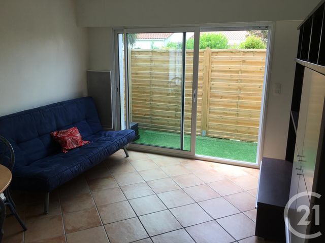 maison à louer - 2 pièces - 38.0 m2 - LA CHAIZE GIRAUD - 85 - PAYS-DE-LOIRE - Century 21 Bleu Marine