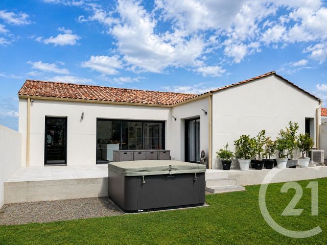 maison à vendre - 6 pièces - 127.8 m2 - BRETIGNOLLES SUR MER - 85 - PAYS-DE-LOIRE - Century 21 Bleu Marine