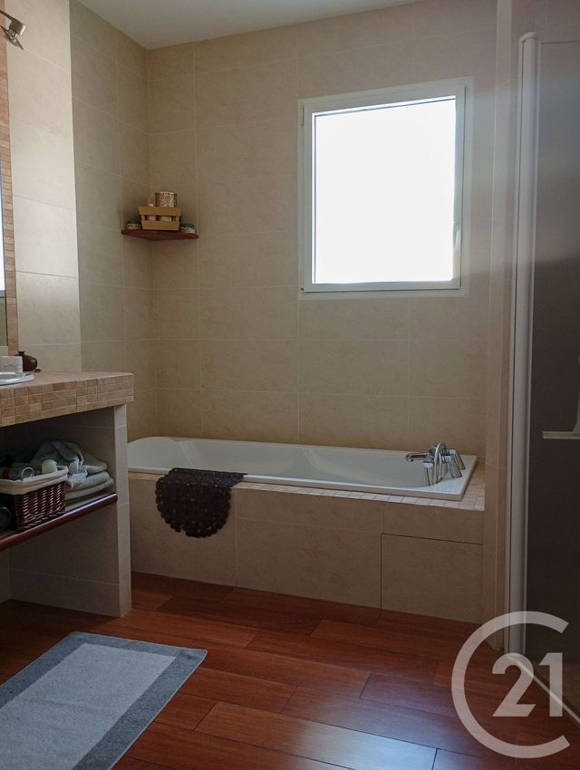 maison à vendre - 7 pièces - 162.73 m2 - LA CHAIZE GIRAUD - 85 - PAYS-DE-LOIRE - Century 21 Bleu Marine