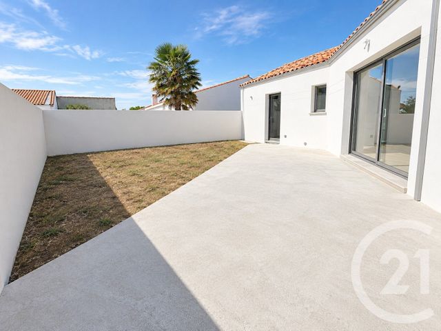 maison à louer - 4 pièces - 97.39 m2 - L AIGUILLON SUR VIE - 85 - PAYS-DE-LOIRE - Century 21 Bleu Marine