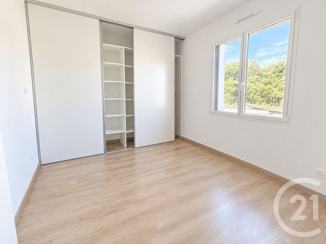 maison à louer - 4 pièces - 97.39 m2 - L AIGUILLON SUR VIE - 85 - PAYS-DE-LOIRE - Century 21 Bleu Marine